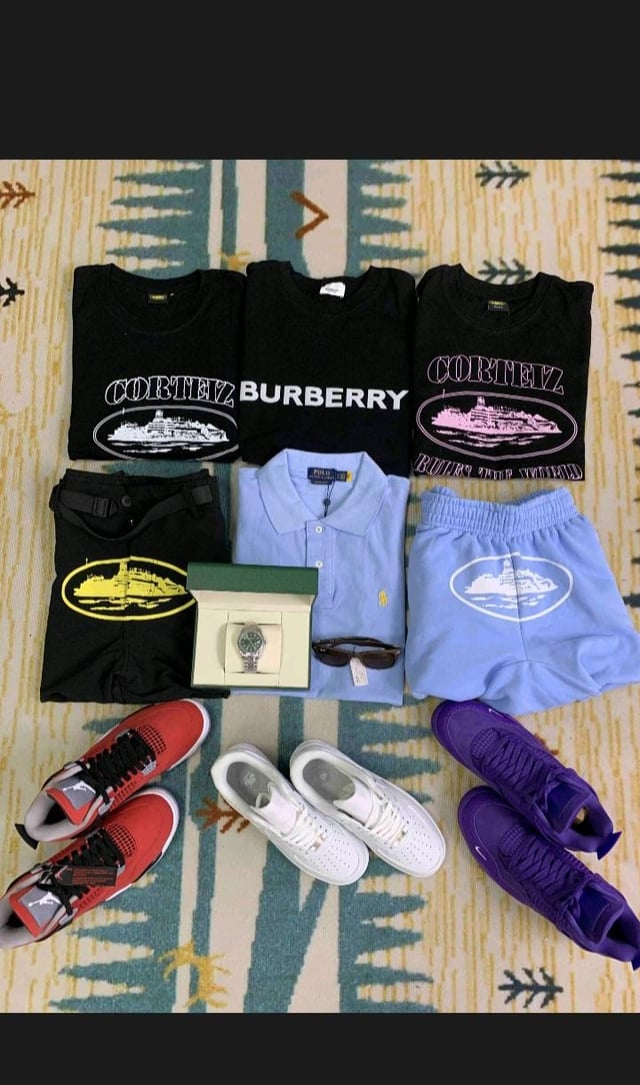 Sugargoo Spreadsheet Reddit Mixed outfit arrival reference: Sugargoo spreadsheet buyer share: arrived haul with T-shirts, shorts, shoes, and accessories aperçu photo de réception